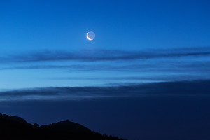 Another example of the moody atmosphere present during the pre-dawn hours. A beautiful crescent moon rises over the clouds and Horseshoe Park prior to sunrise. Blue conveys very well the overall feeling in Horseshoe Park this morning. Technical Details: Canon EOS 5D Mark III, 70-300mm F4-5.6 L 